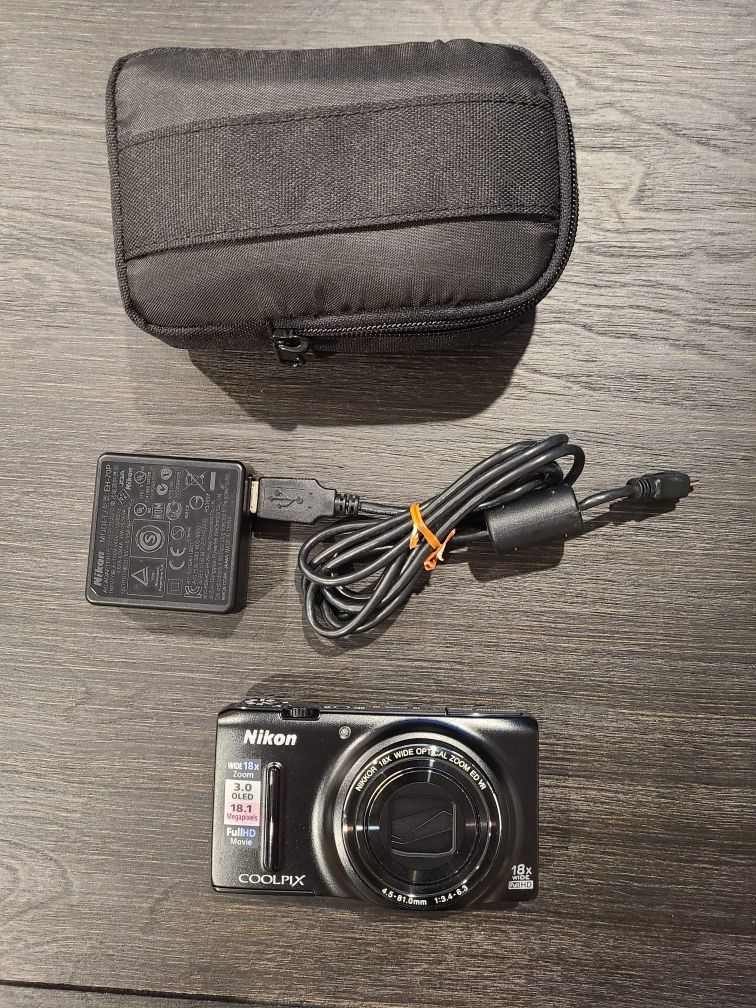 Nikon coolpix s9400 and accessories