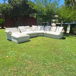 Free / Gratis 118 W. LORETTA AVE.