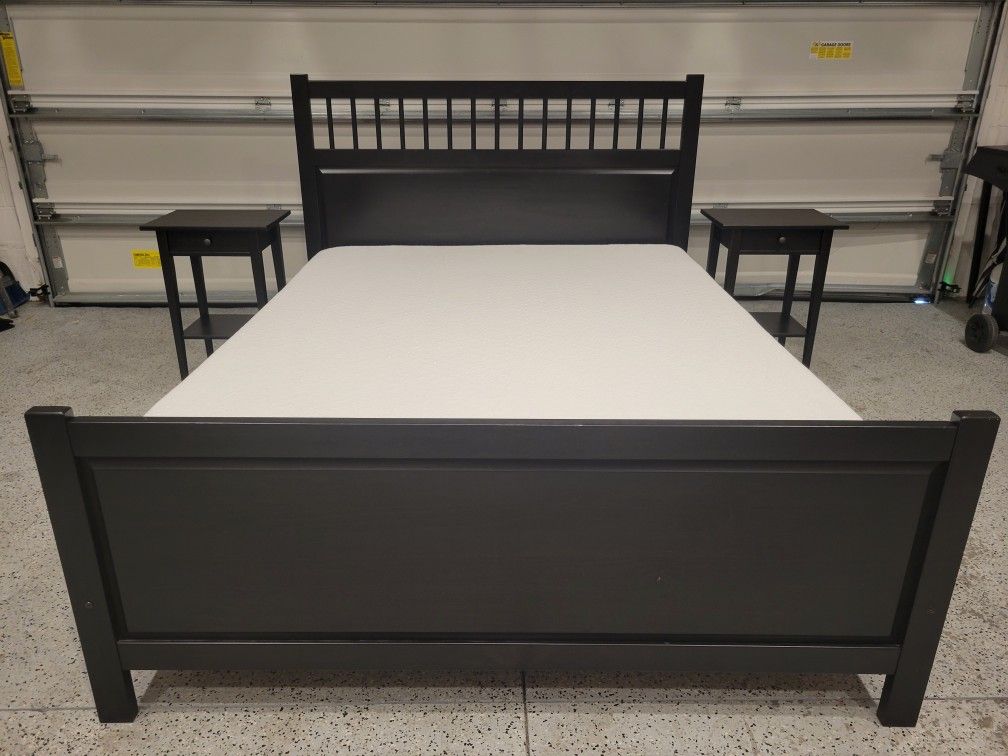 Like New Queen Bedroom Set