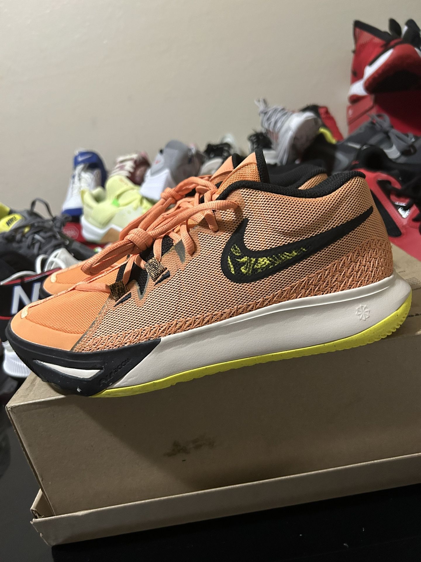 Nike Kyrie Flytrap 6 'Orange Trance Yellow Strike' DM1125-800 Men’s Sz 9.5 New No Box