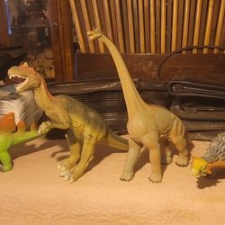 DINOSAURS   LARGE   TOYS 