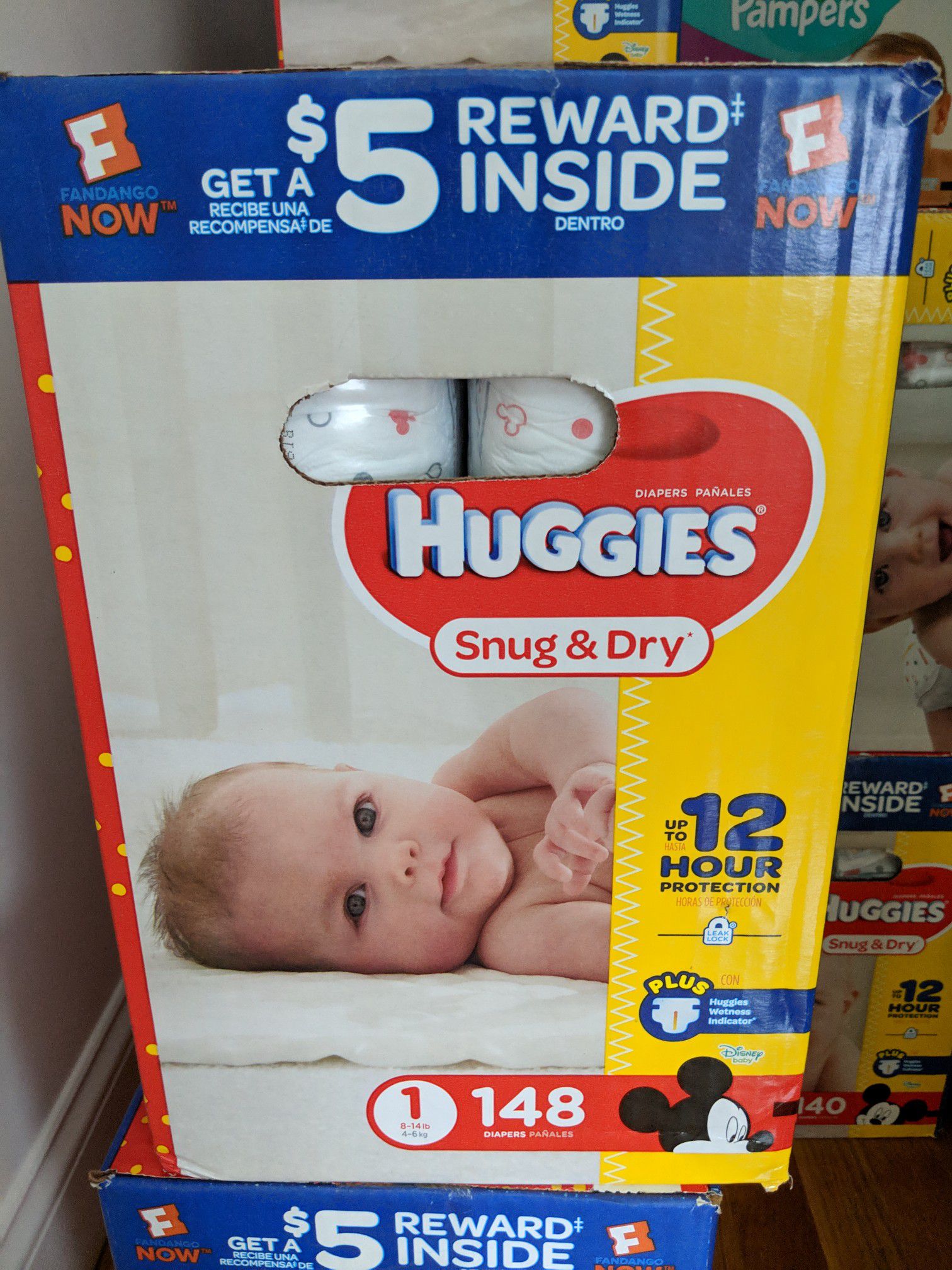 Huggies snug and dry