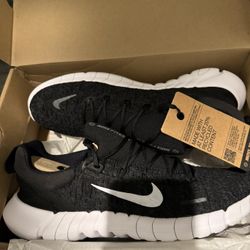 NIKE FREE RUNS!!!