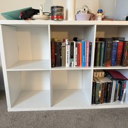 Bookcase/shelving