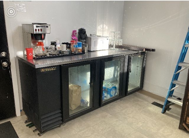 True TBB-4G-HC-LD, 90" 3 Glass Door Back Bar Cooler