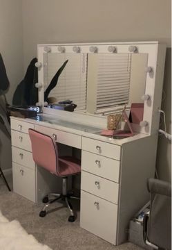 Vanity desk and mirror