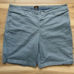 Lee Women's Legendary 9" Chino Bermuda Short Green 16