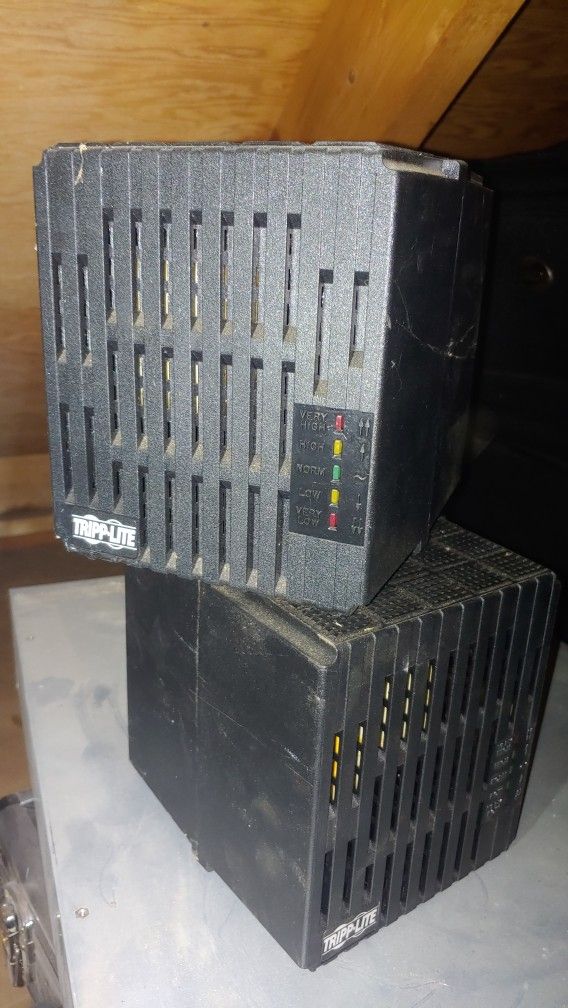 Tripp Lite Voltage regulator, LR2000