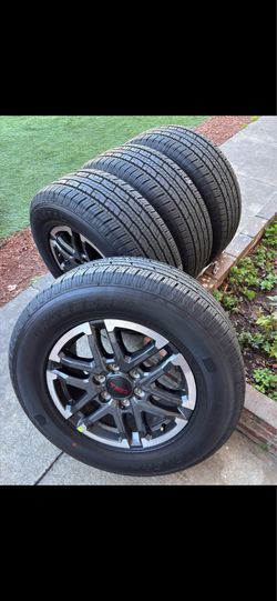TRD sport Toyota Tacoma 2024 Al 2026 rims and tires