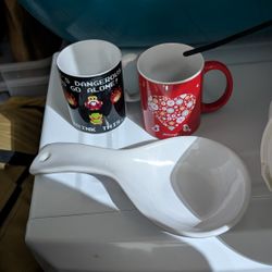 Spoon Rest & 2 Mugs