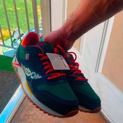 Men's Reebok Alter The Icons Navy / Multicolor size 9 1/2