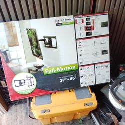 Full Motion 37-65 Flat Panel Wall Mount