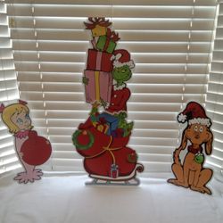 Grinch Yard Set