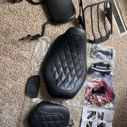 Motorcycle seat full set.  Wide tripper solo & passenger with diamond stitching. with back and rack.  