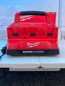 M18 18V Lithium-Ion Pack out 6- port rapid charger