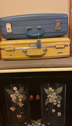 Vintage suitcase wall shelves❤️