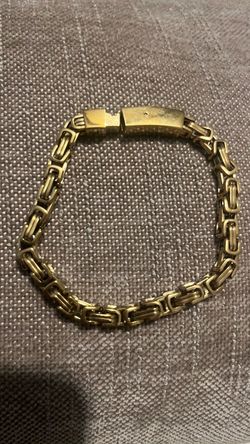 Man’s gold plated bracelet