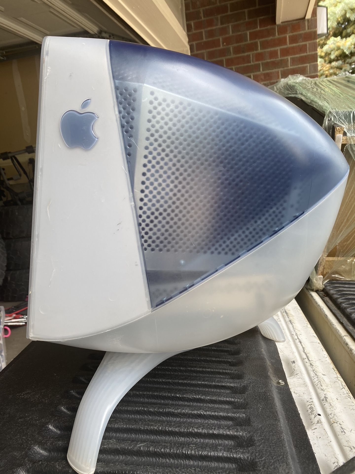 Old Apple Monitor (doesn’t Work) Antique
