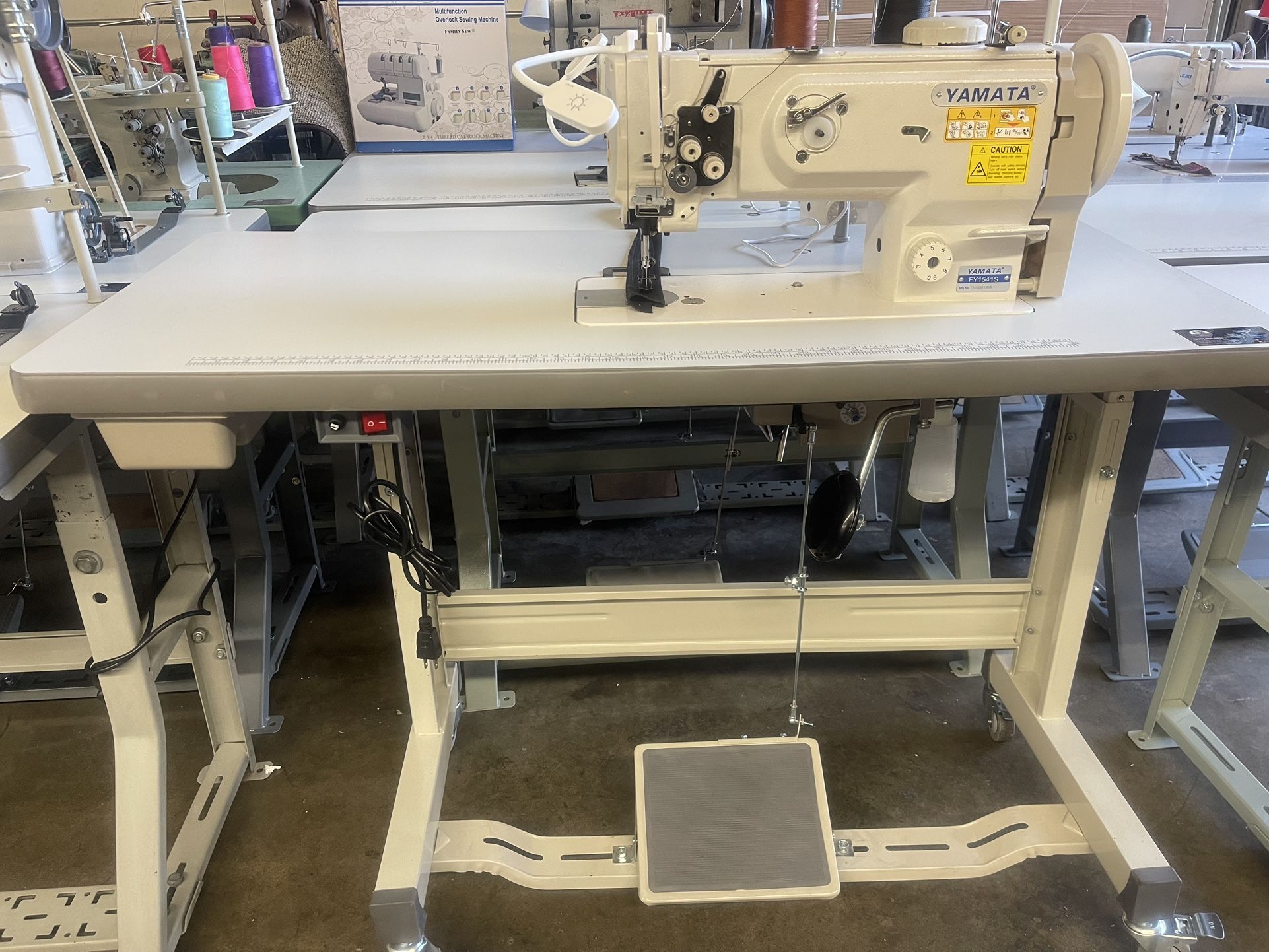 Yamata 1541S Walking Foot Sewing Machine Complete With Stand and Servo Motor Leather Piel