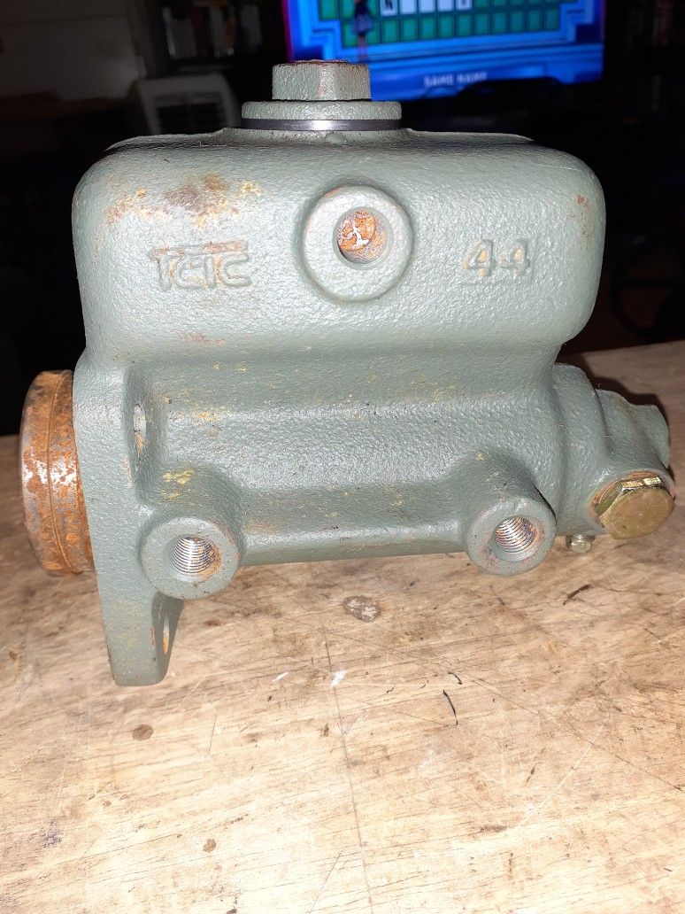 Master Cylinder For A Forklift