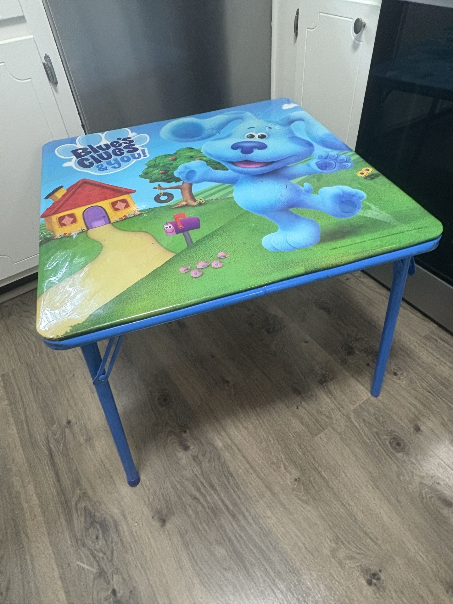 Folding Table – 24x24”, 20” Tall