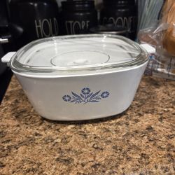 Vintage CORNING WARE Cornflower  2.5 Qt