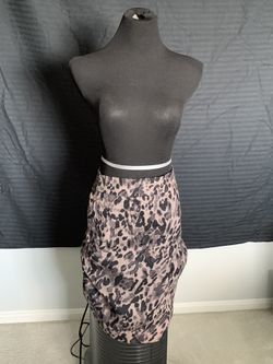 Ann Taylor leopard pencil skirt, sz2