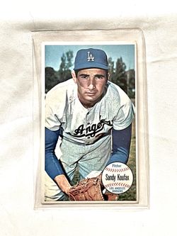 Great condition Topps 1964 (Giant) Los Angeles Dodgers (#3 Sandy Koafax) baseball card