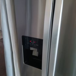 Whirlpool Refrigerator 