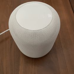 Apple HomePod (1st Gen) – Space Gray – Unused, Excellent Condition – Amazing Sound!