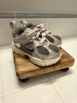 Nike Toddler Sneakers Silver Gray 4C