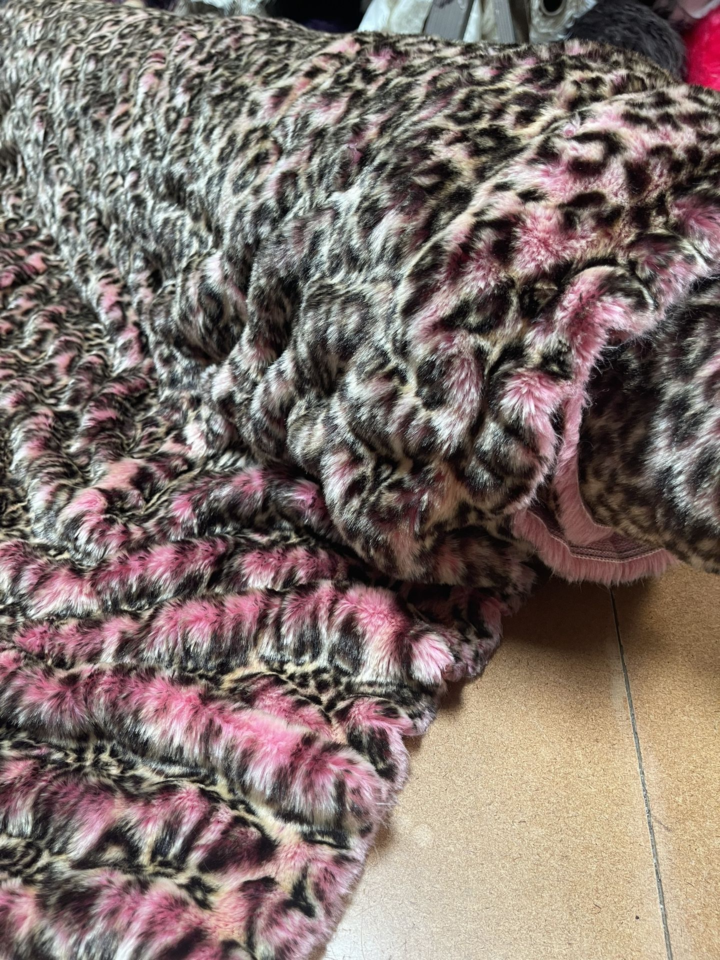 3 Yards Rose Leopard Faux Fur Fabric Roll Fur Accents Warehouse Liquidation Sale