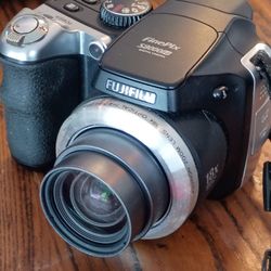 Fuji Camera Works Need 4 Batteries And You Good Easy Photos 