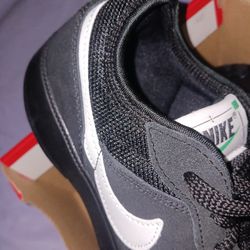 **Brand NEW**Nike Boys Youth