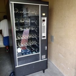Snack Shop 6600 
Vending Machine 
Snack Machine 
