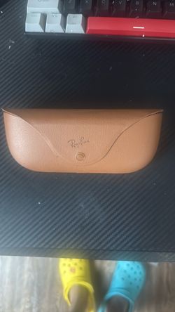 Ray-Ban Sunglasses Case with glasses