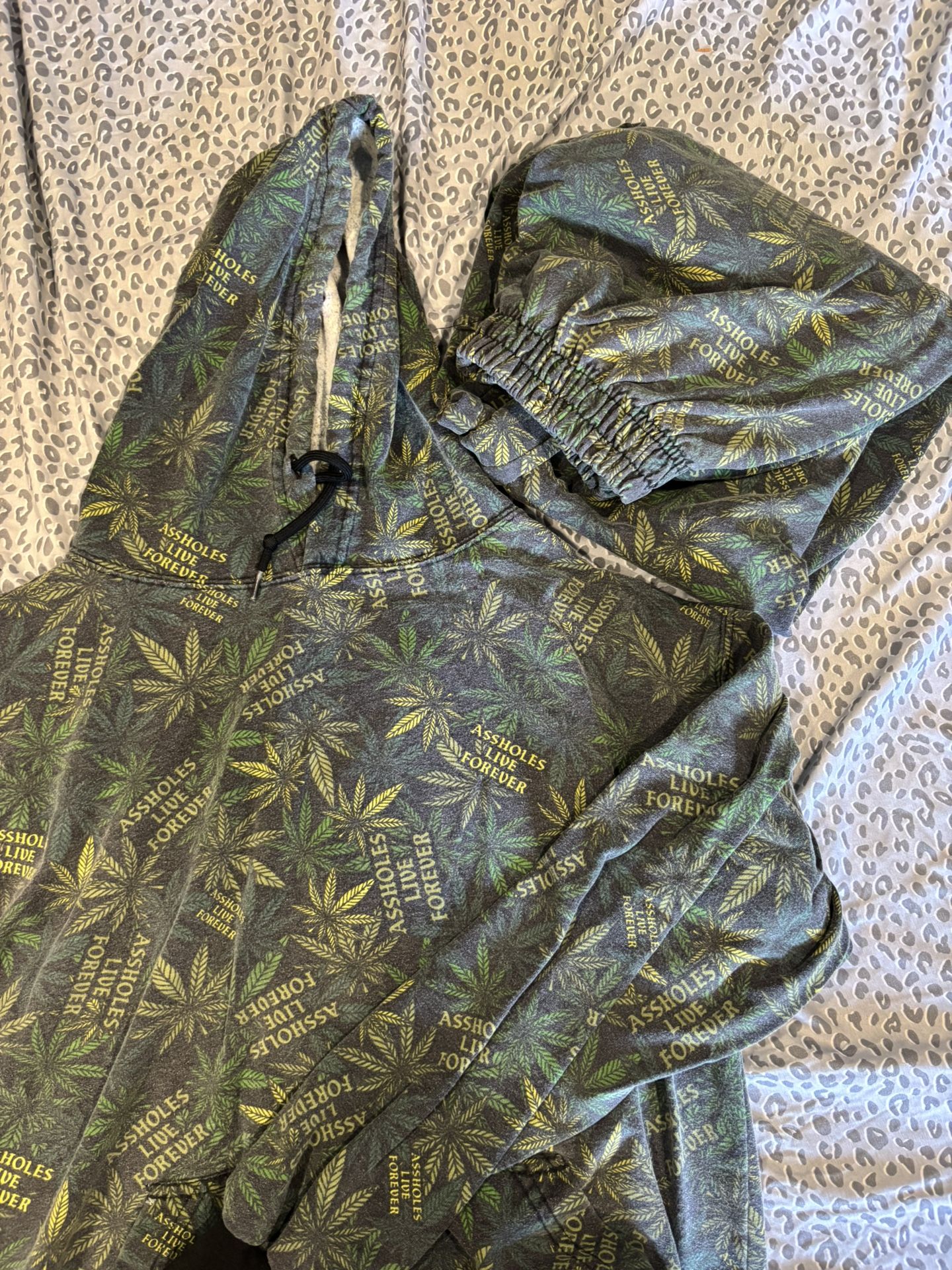 Pot Leaf Sweatsuit