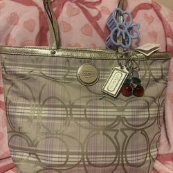 Coach Tote 