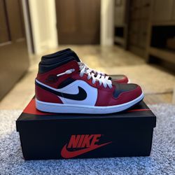 Jordan 1 Mid 