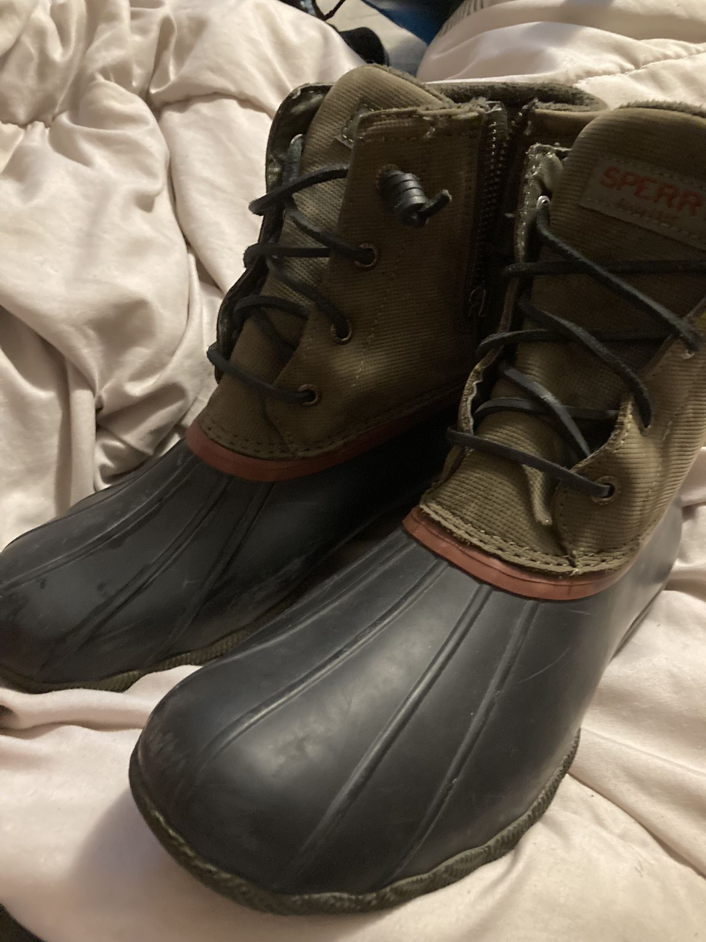 Woman’s Sperry Snow Boots Size 9