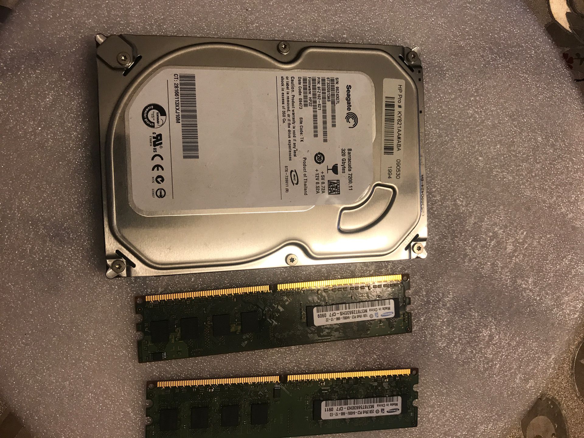 Seagate HDD 320 Gbytes and 2 Gb memory