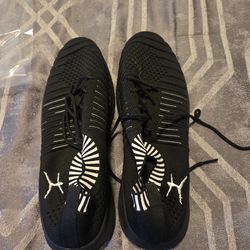 Women's Tennis Shoes size 8 Danskin