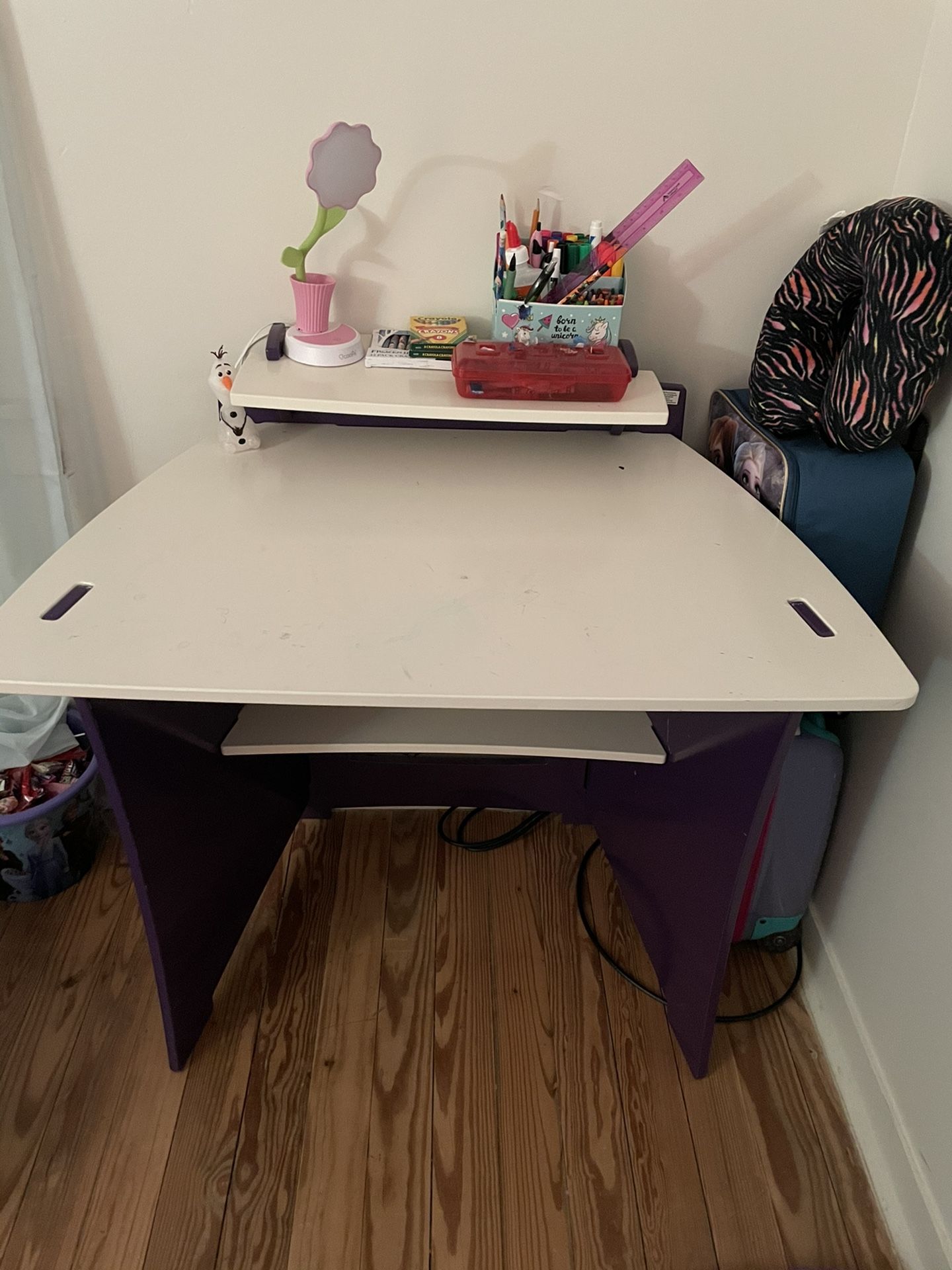 Children’s Desk!