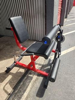 Leg Extension HomeGym Machine. Miami 33130.