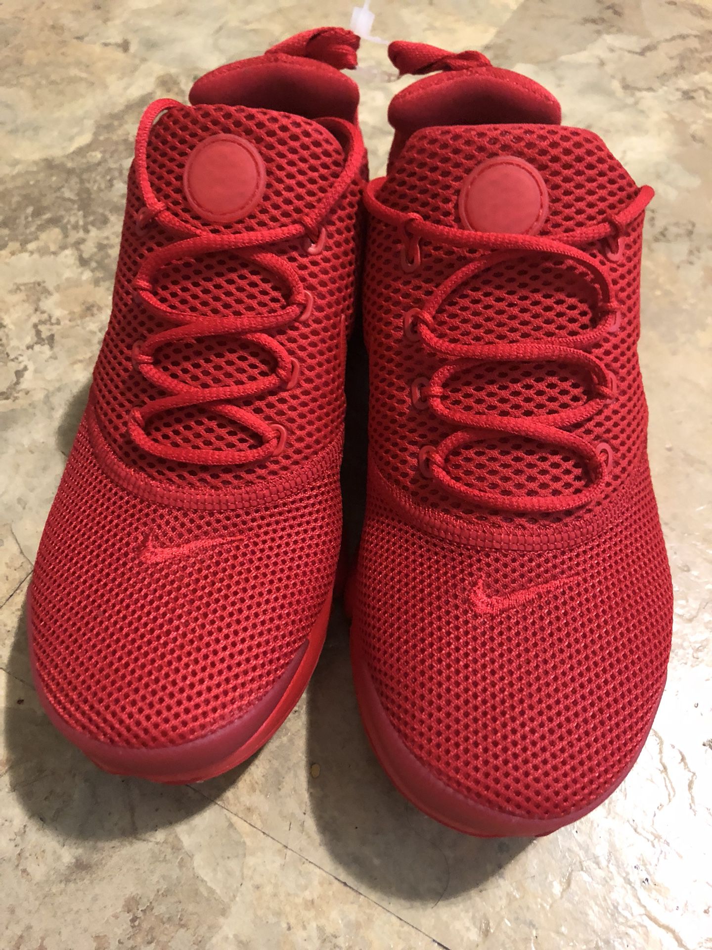 Nike Presto Fly GS triple red running shoe