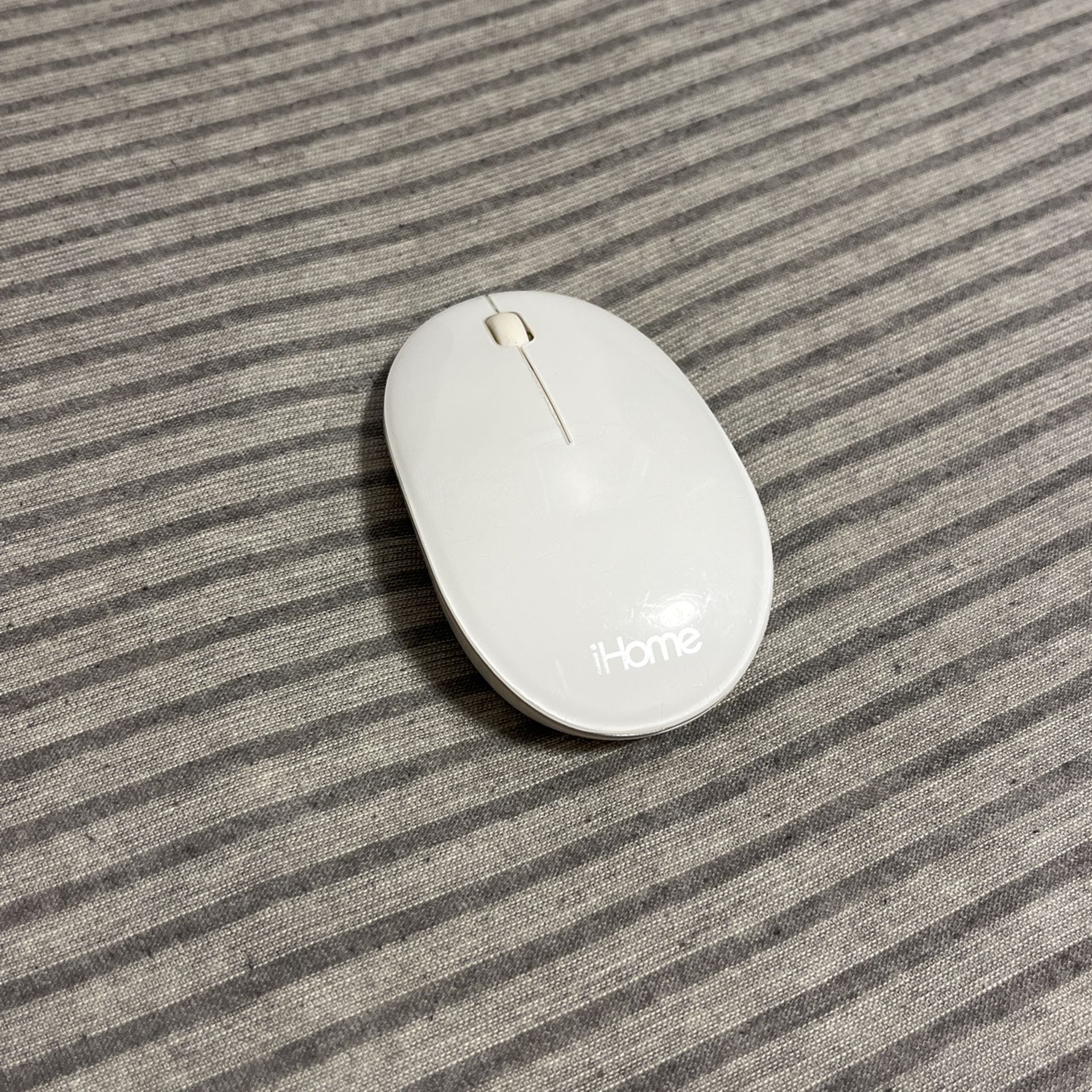 Apple Mouse .