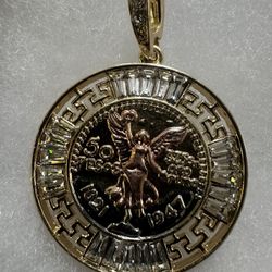 Necklace And Pendant.  $75.  Bañados De Oro 