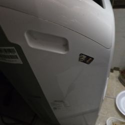 Great Stand Up A/C Unit With Attachments
