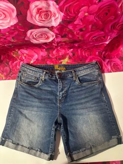 KUT Boyfriend Short Size 10