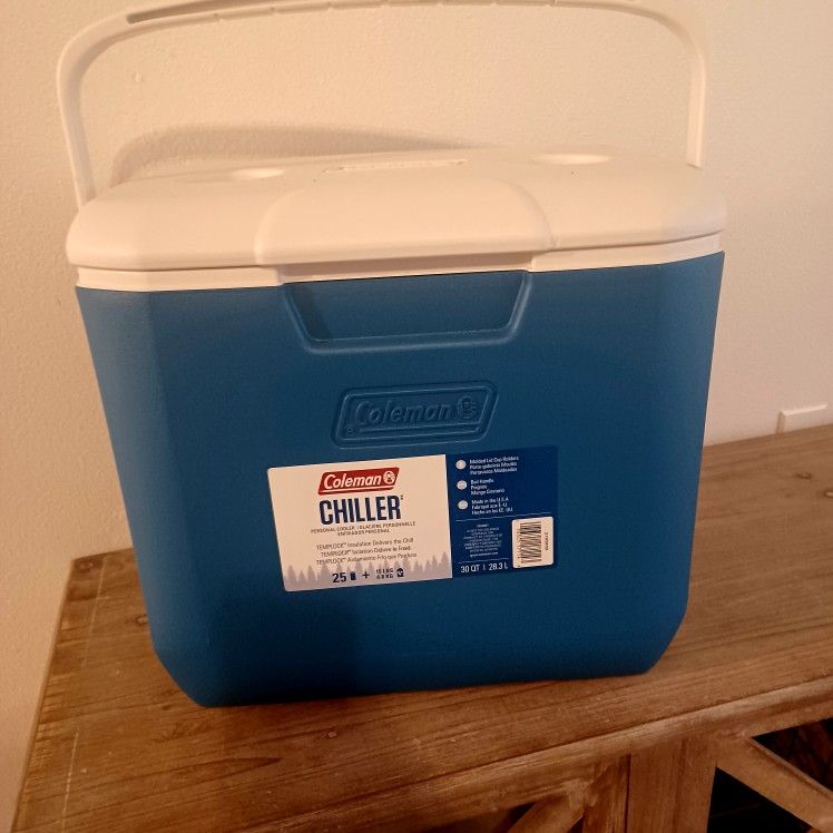 New Coleman 30 qt Insulated cooler. Ocean Blue. New with tags $20 each
Have 4 available 